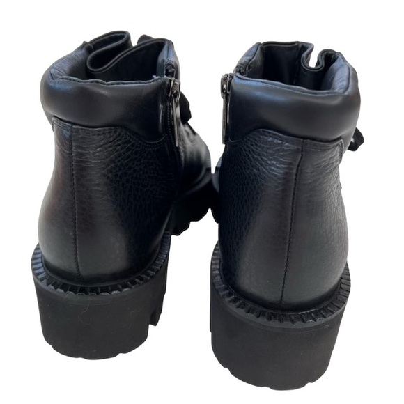 Aquatalia Boots Women’s SZ 8 Angie Black Calf Leather Lug Sole Hiker Ankle Boot